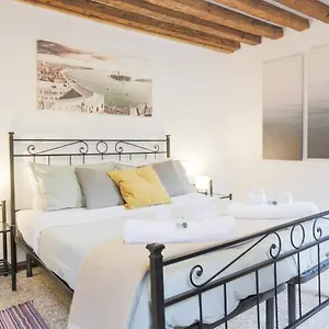 santa-croce-guest-house.hotelslidodijesolo.com/